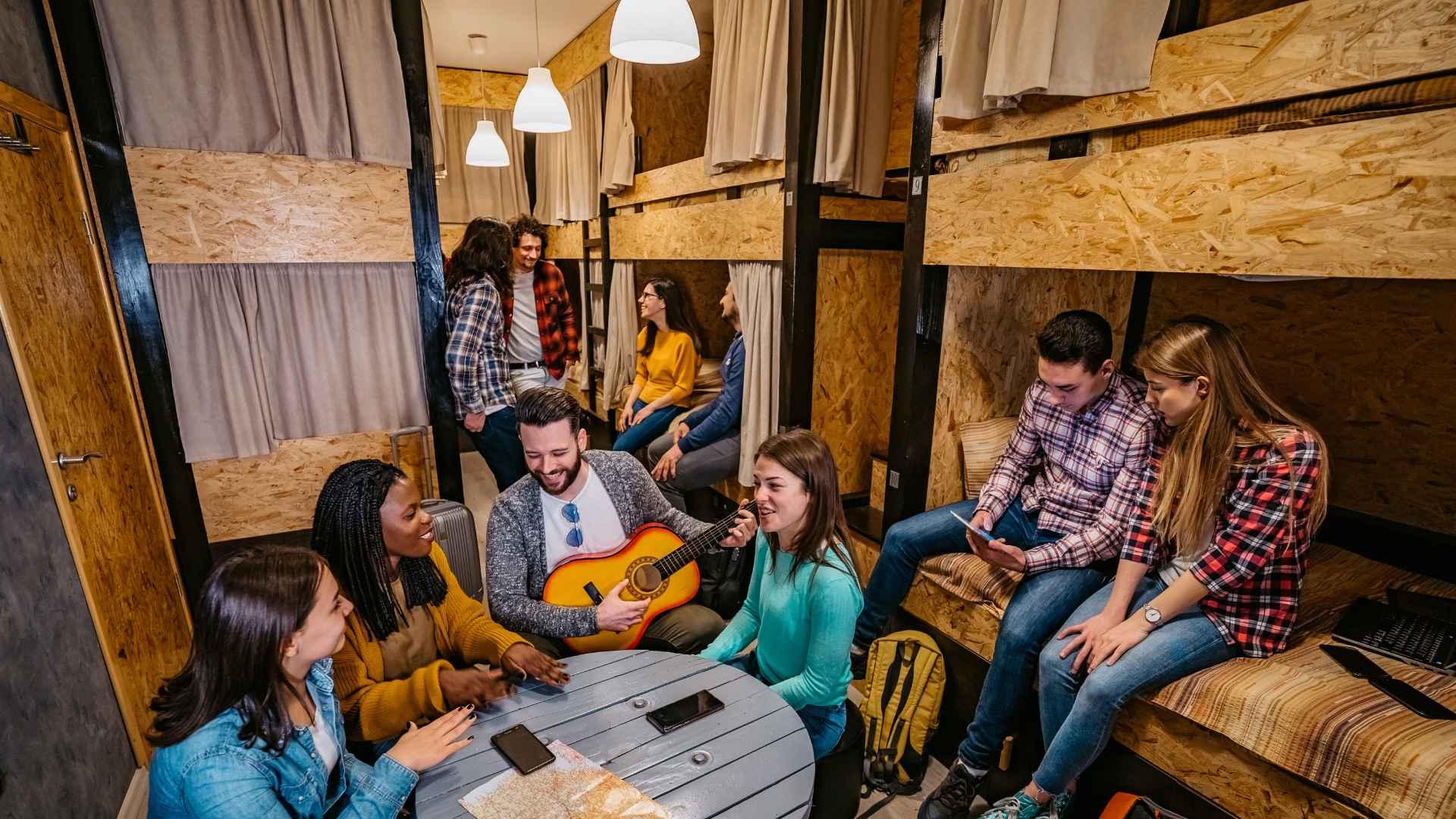 Cuáles son las Diferencias entre un Hostal y un Hotel