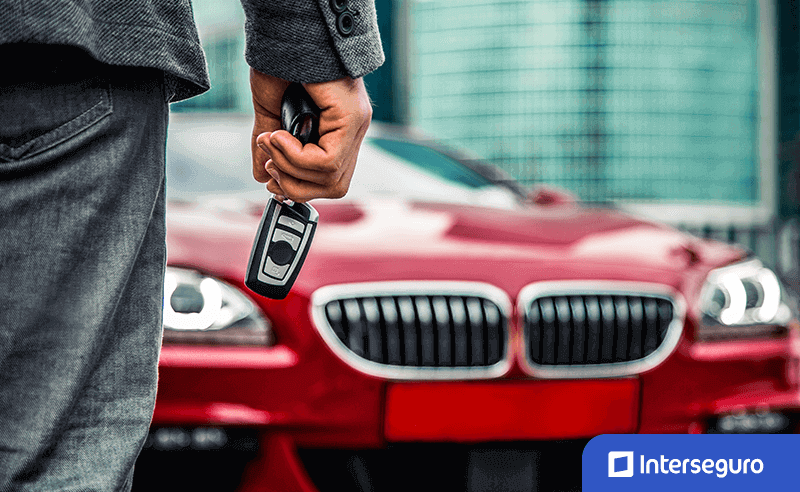 Auto de Lujo: ¿Es conveniente asegurarlo?